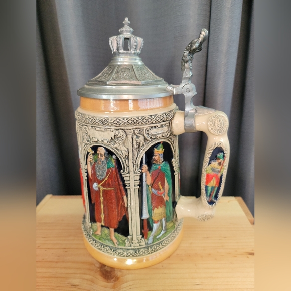 The Walt Limited Edition Peter Duemler Collection Crusaders King Beer Stein - Picture 3 of 7